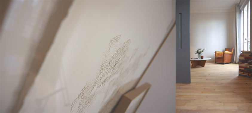papier sculpté Lauren Collin détail porte coulissante frêne anthracite